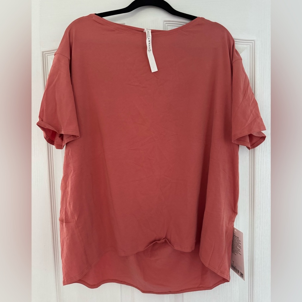 Lululemon back in action short sleeve tee NWT sz 12